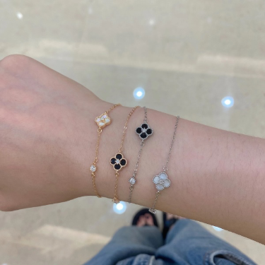 Clover Bracelets Lucxe
