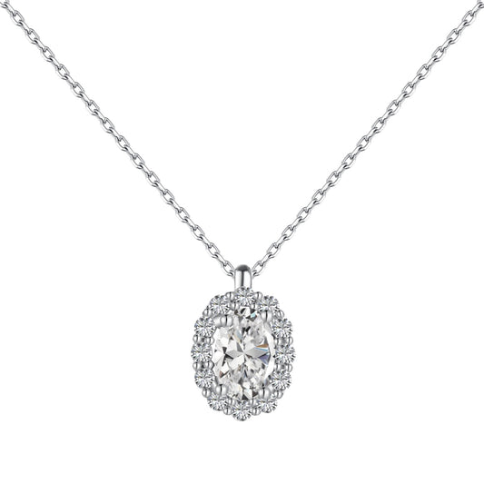 "Dazzling Elegance: Silver Necklace with Zirconia "