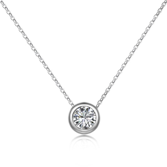 „Facettierter Zirkonia-Diamant an eleganter Silberkette“