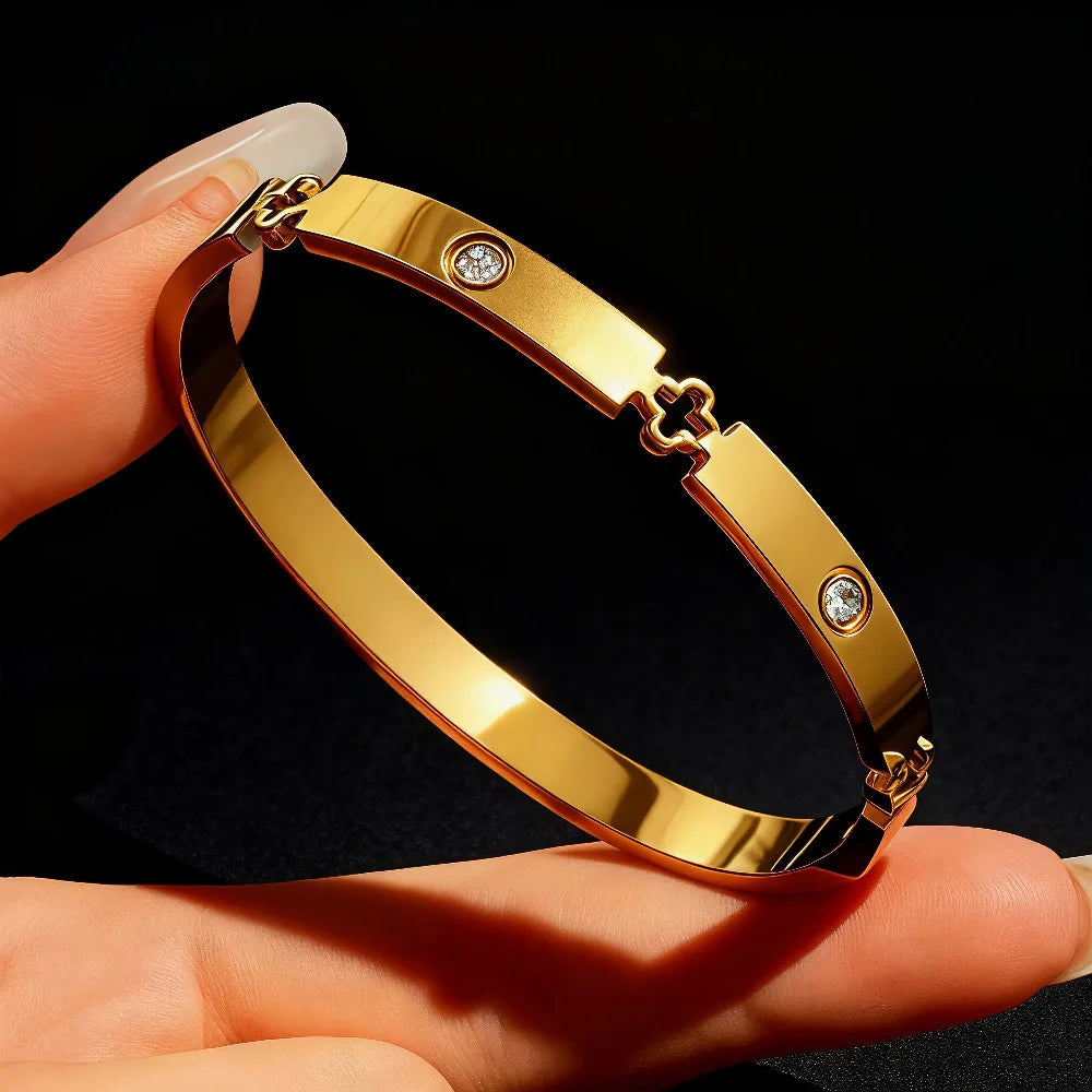 Four-Leaf Zirconia Bracelet Set (5 pcs)