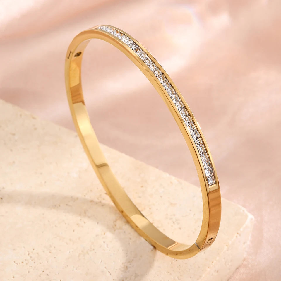 Four-Leaf Zirconia Bracelet Set (5 pcs)