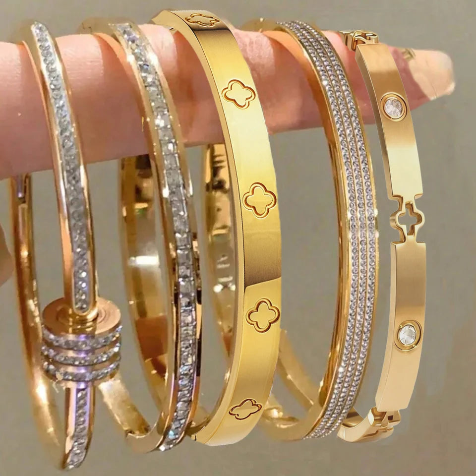 Four-Leaf Zirconia Bracelet Set (5 pcs)