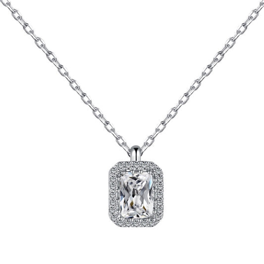 "Dazzling Elegance: Silver Necklace with Zirconia "